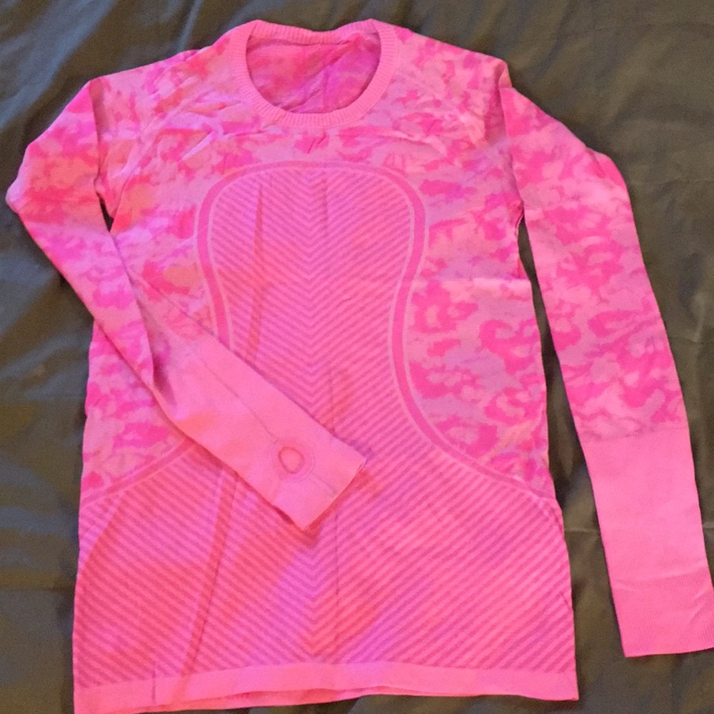 Swiftly Tech longsleeve Lululemon top! Rare color